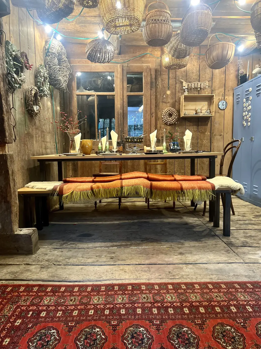Fondue-Tafel im Stall